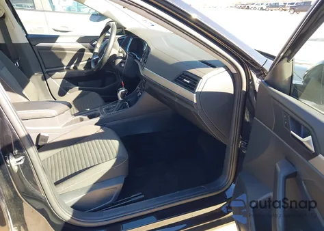 2024 Volkswagen Jetta 1.5T S z USA, uszkodzony, nr VIN 3VW5M7BU1RM009946